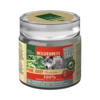 Un pot de collation déshydratée Real Nature Wilderness pour animaux de compagnie, présentant "Pur Bœuf" avec une image de loup, étiqueté 100 % foie de bœuf.