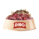 Eine beige Haustierschüssel, gefüllt mit verschiedenen Arten von Trockenfleisch, mit dem Markennamen 'DIBO' und dem Slogan 'Für die Besten das Beste.'