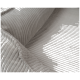 Nahaufnahme eines weichen, grauen Haustierbettes mit gerippter Textur und plüschigen Rändern, entworfen für Komfort und Stil.