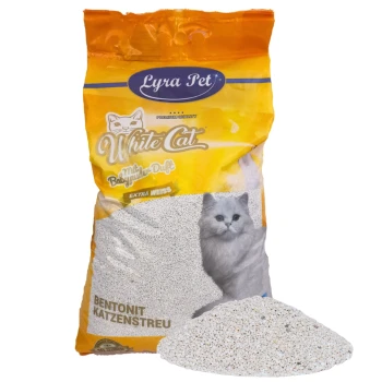 Tüte Lyra Pet White Katzenstreu mit einem Bild einer grauen Katze und dem Text 'Bentonit Katzenstreu' und 'Extra Weiß', mit einem Streuhaufen davor.