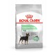 Sac de nourriture pour chiens Royal Canin Digestive Care, présentant une silhouette de petit chien, prétend améliorer la qualité des selles avec 92% de résultats prouvés.