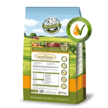 Eine 10 kg Tüte BELLFOR Tierfutter, "WILDSEE-SCHMAUS," mit einer malerischen ländlichen Kulisse und einem "KALTGEPRISST" Siegel.