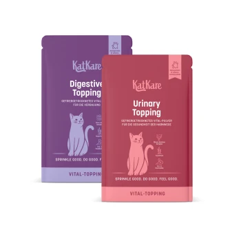 Vier KatKare-Katzenergänzungsbeutel: Shiny Coat (grün), Immuno (türkis), Digestive (lila) und Urinary (rot) Topping-Packungen.