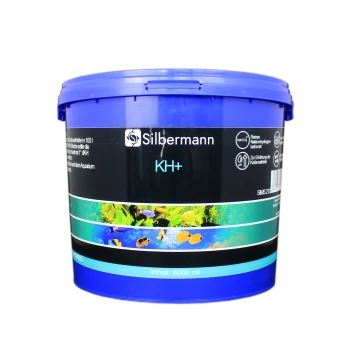 Blauer Behälter von Silbermann KH++, einem Wasseraufbereiter für Aquarien, beschriftet mit "Inhalt: 5000 ml" und aquatischen Bildern.