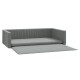 Graues Haustiersofa mit einer abnehmbaren, gesteppten Matte, mit einer niedrigen Rückenlehne und Seitenkissen für Komfort.