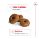 Trois friandises rondes pour chiens brunes avec le texte : "Protéine de haute qualité" et "Enrichi en EPA, DHA et vitamines C et E."