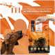Ein brauner Hund mit herausgestreckter Zunge schaut auf einen Beutel "TRUTHAHN Superfood" Hundefutter, bei dem Pute die Hauptzutat ist.