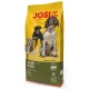 Hundefutterbeutel mit 'JOSI dog Lamb Basic' mit Bildern von drei Hunden, beschriftet mit 'DEUTSCHE QUALITÄT', und Nährwertangaben.