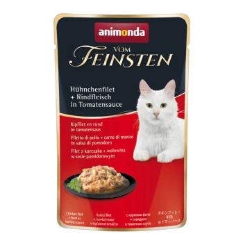 Beutel mit Animonda Vom Feinsten Katzenfutter mit Hähnchenfilet und Rindfleisch in Tomatensauce, mit einem Bild einer weißen Katze und mehrsprachigem Text.