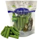 Lyra Pet-Tüte mit grünen Katzensnack-Sticks (La Nature Power), drei Katzen abgebildet und ein Haufen grüner Sticks.