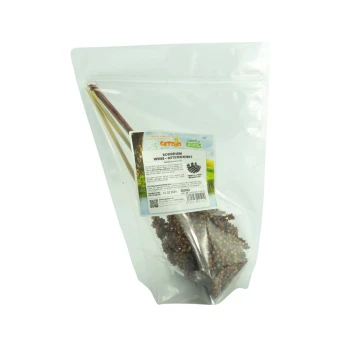 Sorghum weiß - getrocknet (Bund) Getrockneter weißer Sorghum in einer klaren Plastiktüte, beschriftet mit "GETZOO", mit Fütterungshinweisen und einem Haltbarkeitsdatum vom 10.02.2024.