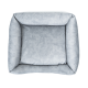 Graues Haustierbett mit einem plüschigen, gepolsterten Design, mit quadratischer Form und erhöhten Kanten für Komfort.