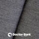 Nahaufnahme von zwei strukturierten grauen Stoffmustern mit dem Logo "Doctor Bark" und dem Text "MADE IN GERMANY" am unteren Rand.