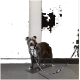 Ein grau-weißer Hund steht auf einem schwarzen Boden und schaut direkt in die Kamera, mit einer gemusterten Leine, die an seinem Halsband befestigt ist.