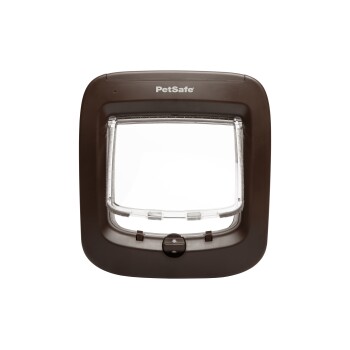 Braune PetSafe Haustiertür mit einer klaren Klappe und einem Verriegelungsmechanismus am Boden, entworfen für einen einfachen Zugang für Haustiere.