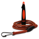 Schwarz-orange geflochtener Hundeleine mit einem schwarz-orangefarbenen Griff mit der Aufschrift "ACME" und einem Metallclip.