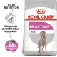 Torba karmy dla psów Royal Canin Relax Care Maxi, z różową etykietą z tekstem "RELAX CARE" i "MAXI", oraz grafiką psa.