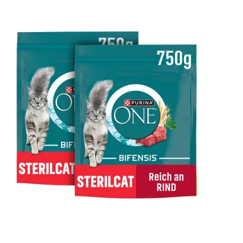 Zwei 750g Beutel Purina ONE Bifensis Sterilcat Katzenfutter, reich an Rindfleisch, mit einem grauen Katzenbild auf der Verpackung.