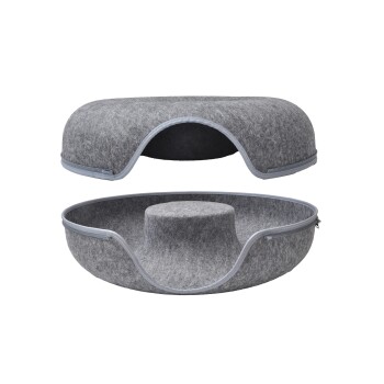 Graue Filz-Katzenhöhle mit abnehmbarem Deckel und zentraler erhöhter Plattform, getrennt auf weißem Hintergrund gezeigt.