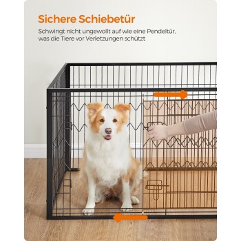 Ein Hund sitzt in einem Haustiergehege mit einer Schiebetür. Der Text lautet "Sichere Schiebetür" und erklärt die Sicherheitsmerkmale der Tür.