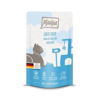 Tüte Mjamjam Katzenfutter mit einer grauen Katzensilhouette, mit dem Text "Zarte Ente und Geflügel an Möhrchen" und Symbolen für Vitamine und Mineralien.