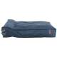 Blaues Haustierbett mit einem schlichten Design, das einen strukturierten Stoff und ein Lederetikett mit der Aufschrift "BE NORD" aufweist.