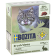 Een doos Bozita Fresh Menu kattenvoer met konijn als hoofdingrediënt, met een kat die zijn lippen likt op de voorkant.