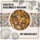 Vogelfuttermischung mit verschiedenen Samen und Körnern, beschriftet mit "Sorgfältig ausgewählte Mischung mit Muschelgrit."