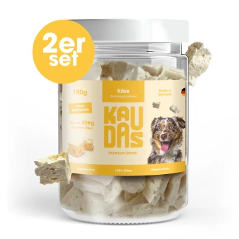 Glas mit KAUDAS gefriergetrockneten Käse-Hundeleckerlis (150g) für Training und Belohnungen, mit einem verspielten Hund, hergestellt in Deutschland.