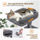 Katze ruht auf einem grauen, plüschigen Doppel-Katzenbaum mit Kratzpfosten, sichtbarer Text „Dual Cozy Condos Comfortable 'Me' Time“.