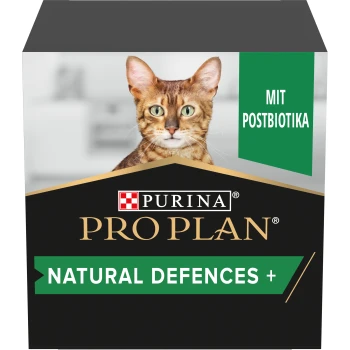 Verpackung von Purina Pro Plan Natural Defences + Katzenfutter mit einer Bengal-Katze auf der Vorderseite, mit dem Text "Mit Postbiotika" in grün.