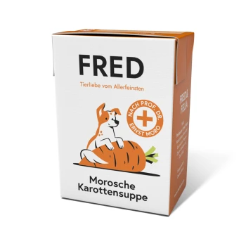 Kartons von FRED Morosche Karottensuppe für Haustiere, mit einem Cartoonhund, der neben einer Karotte sitzt, mit Text auf Deutsch.