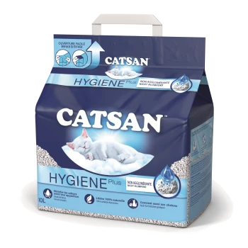 Blaue und weiße Catsan Hygiene Plus Katzenstreu Verpackung, die eine schlafende weiße Katze zeigt und die Geruchsabsorption und natürlichen Inhaltsstoffe hervorhebt.