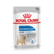 Pochette de nourriture pour chien Royal Canin Light Weight Care, 85g, avec une illustration de chien, prétend limiter la prise de poids, convient à toutes les tailles.