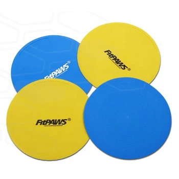 Vier runde Haustiertrainingsscheiben in Blau und Gelb, mit dem Logo "FitPAWS", das prominent auf den gelben Scheiben angezeigt wird.