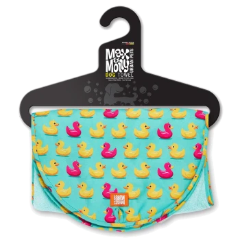 Hundetuch mit Aufschrift 'Max & Molly' am Bügel, türkisfarben mit wiederkehrenden gelben und rosa Gummienten und Markenlogo.