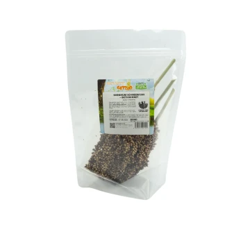 Sorghum Schneeweiß - getrocknet (Bund) Eine durchsichtige Plastiktüte mit Sorghum-Sticks für Haustiere, beschriftet mit "Sorghum Schneeweiß", mit einem bunten, naturthemen Hintergrund und Produktdetails.