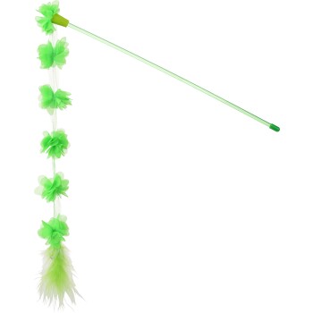 Canne à chat verte avec pompons en tulle en forme de fleurs pendants et queue en plumes sur fond blanc.