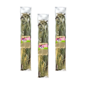 Drei Pakete mit getrocknetem Gras und Kräutern für kleine Haustiere, beschriftet mit "MultiFit," mit einem Kaninchen-Graphic und Nährwertinformationen.