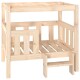 Holzhaustierbett mit zwei Ebenen und einer kleinen Stufe, mit natürlichem Finish und lamelliertem Design zur Belüftung.
