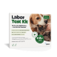 Verpackung des Labor-Testkits mit einem Hund und einer Katze, mit Text, der DNA- und Wurmtests, kostenlosen Laborsendungen und einem Gutschein über 10 € hervorhebt.