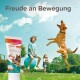 Beaphar Flexifit Paste Tube vor einem springenden Hund und Kindern, die in einem sonnigen Park mit Seifenblasen spielen. Text: "Freude an Bewegung."