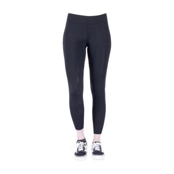 Schwarze Sportleggings, die auf einem Mannequin präsentiert werden, kombiniert mit schwarzen Sneakers, die ein schlankes Design und eine enganliegende Passform zeigen.
