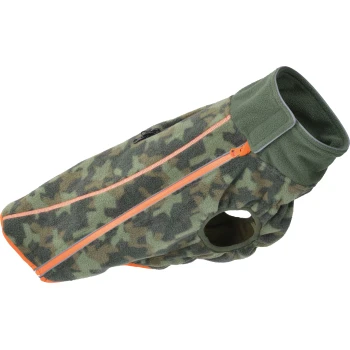 Camo-muster Hundefleecejacke mit orangefarbenen Reißverschlüssen und einem grünen Kragen, mit einem Loch für die Leinenbefestigung.