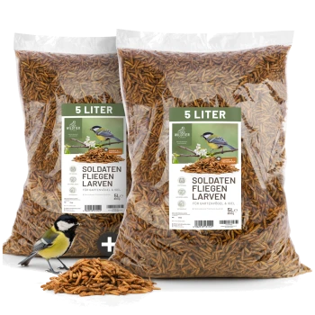 Zwei 5‑Liter-Tüten mit Soldatenfliegenlarven, beschriftet 'SOLDATEN FLIEGEN LARVEN', mit einer Meise und einem Haufen getrockneter Larven.