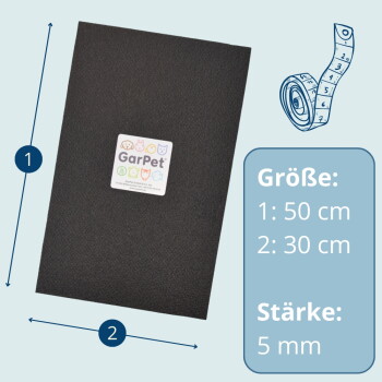Schwarze GarPet-Tiermatte mit Aufkleber; zeigt Maße und Text ‚Größe: 1: 50 cm 2: 30 cm Stärke: 5 mm‘.