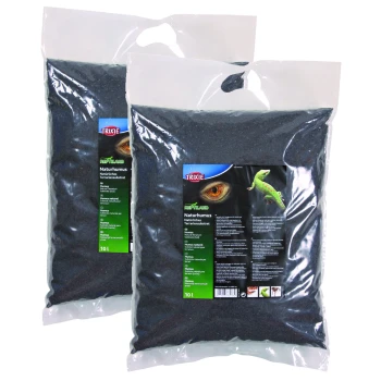 Zwei Säcke Trixie Reptiland Naturhumus, ein natürliches Terrariensubstrat, mit einer schwarzen granulatartigen Textur. Jeder Sack enthält 10 Liter.
