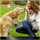 Eine Frau im Park bietet einem Golden Retriever an einer Flexi-Rollleine einen Leckerbissen an, mit "DAS ORIGINAL • MADE IN GERMANY" darunter.