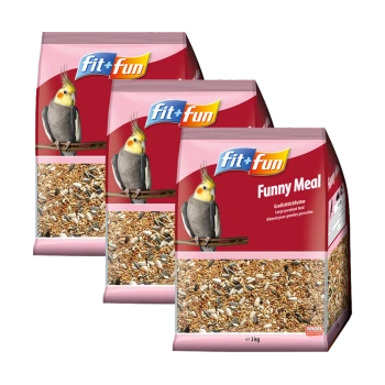 Drei Taschen von "fit+fun Funny Meal" Vogelfutter, mit einem Nymphensittich auf der Vorderseite, mit sichtbaren Samen und Körnern im Inneren.