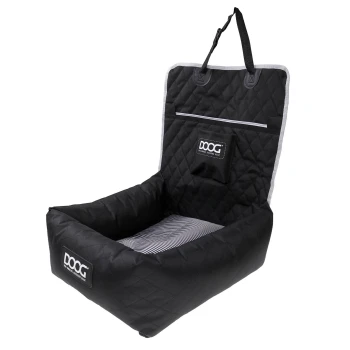 Car Seat - BLACK Schwarze gesteppte Autositzabdeckung für Haustiere mit gestreiftem Innenraum und einer Tasche, mit dem DOOG-Logo auf der Vorderseite.